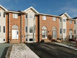 20 Russell Lake Drive  Dartmouth, NS B2W 6E7