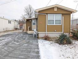 22 Cocoa Street  Dartmouth, NS B2W 4W5