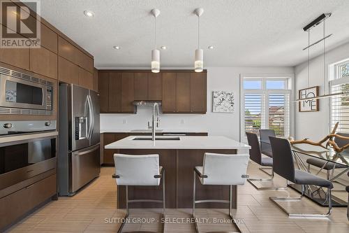 1879 Couldridge Way, London North (North S), ON - Indoor Photo Showing Kitchen With Double Sink With Upgraded Kitchen