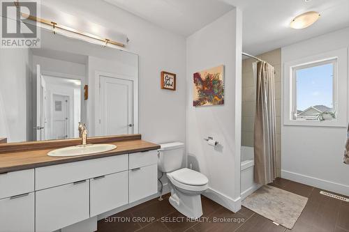 1879 Couldridge Way, London North (North S), ON - Indoor Photo Showing Bathroom