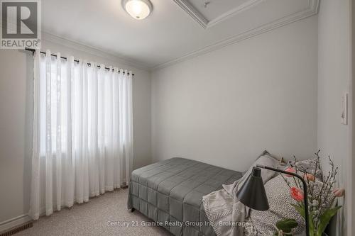 1015 Guilford Court, Dysart Et Al (Guilford), ON - Indoor Photo Showing Bedroom