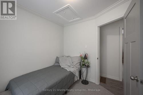 1015 Guilford Court, Dysart Et Al (Guilford), ON - Indoor Photo Showing Bedroom