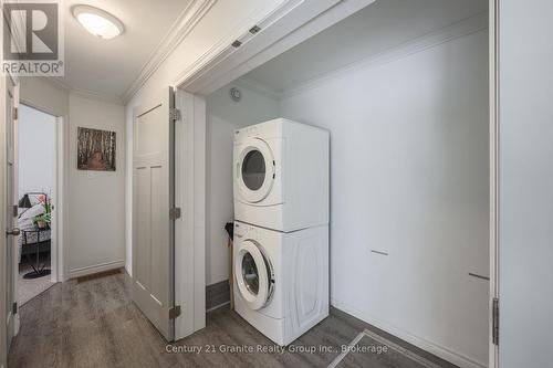 1015 Guilford Court, Dysart Et Al (Guilford), ON - Indoor Photo Showing Laundry Room