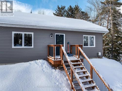 1015 Guilford Court, Dysart Et Al (Guilford), ON - Outdoor