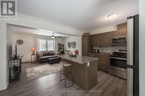 1015 Guilford Court, Dysart Et Al (Guilford), ON - Indoor Photo Showing Kitchen