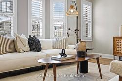 945 DEVERELL PLACE  Milton, ON L9T 0M2