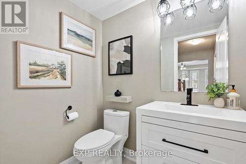 945 Deverell Place, Milton, ON - Indoor Photo Showing Bathroom