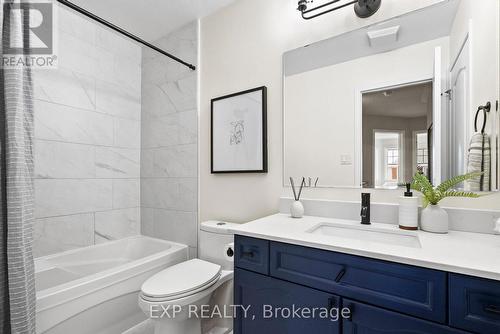 945 Deverell Place, Milton, ON - Indoor Photo Showing Bathroom