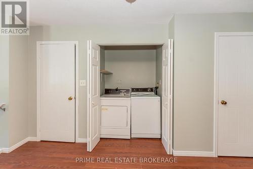 219 Emerson Avenue, London South (South H), ON - Indoor Photo Showing Other Room