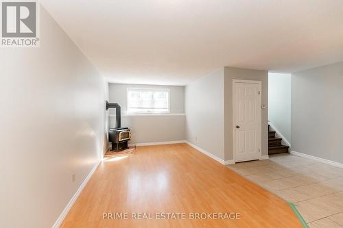 219 Emerson Avenue, London South (South H), ON - Indoor Photo Showing Other Room