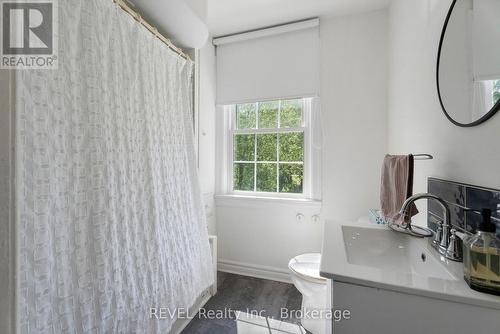 166 North Street N, Fort Erie (Central), ON - Indoor Photo Showing Bathroom
