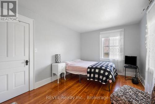 166 North Street N, Fort Erie (Central), ON - Indoor Photo Showing Bedroom