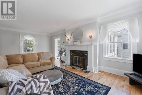 166 North Street N, Fort Erie (Central), ON - Indoor Photo Showing Living Room With Fireplace