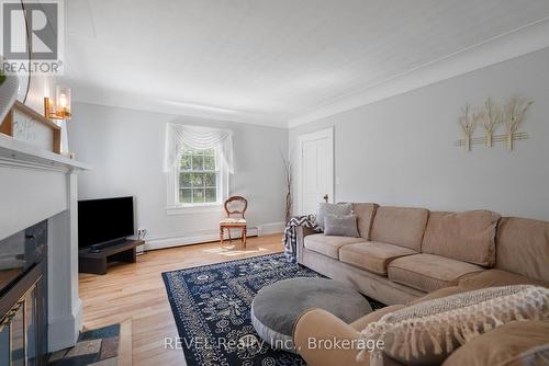 166 North Street N, Fort Erie (Central), ON - Indoor Photo Showing Living Room