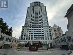 1606 - 17 BARBERRY PLACE  Toronto, ON M2K 3E2