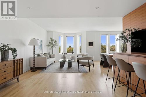 408 - 385 Brunswick Avenue, Toronto, ON - Indoor