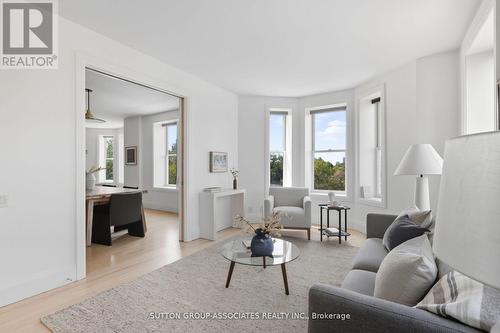 408 - 385 Brunswick Avenue, Toronto, ON - Indoor