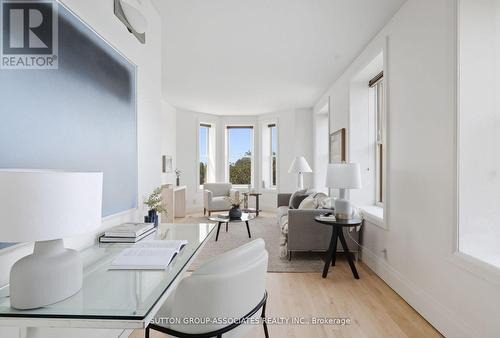 408 - 385 Brunswick Avenue, Toronto, ON - Indoor