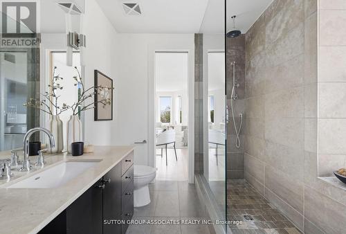 408 - 385 Brunswick Avenue, Toronto, ON - Indoor Photo Showing Bathroom