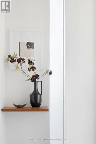 408 - 385 Brunswick Avenue, Toronto, ON - Indoor Photo Showing Other Room