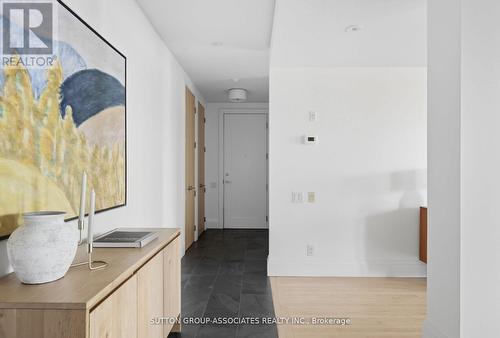 408 - 385 Brunswick Avenue, Toronto, ON - Indoor Photo Showing Other Room