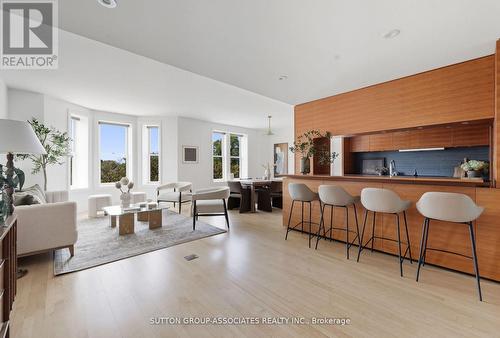 408 - 385 Brunswick Avenue, Toronto, ON - Indoor Photo Showing Other Room