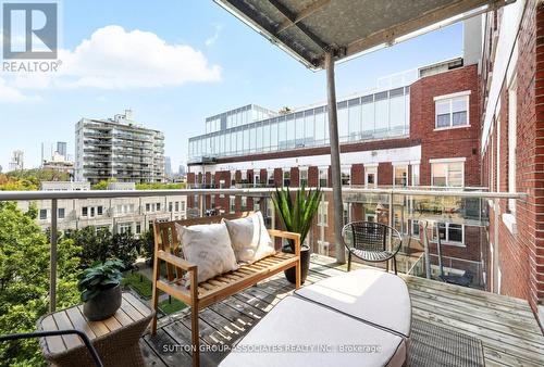 408 - 385 Brunswick Avenue, Toronto, ON - Outdoor With Exterior