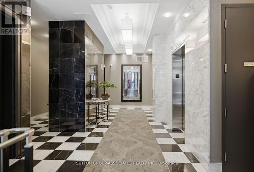 408 - 385 Brunswick Avenue, Toronto, ON - Indoor Photo Showing Other Room