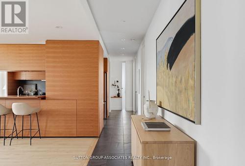 408 - 385 Brunswick Avenue, Toronto, ON - Indoor Photo Showing Other Room