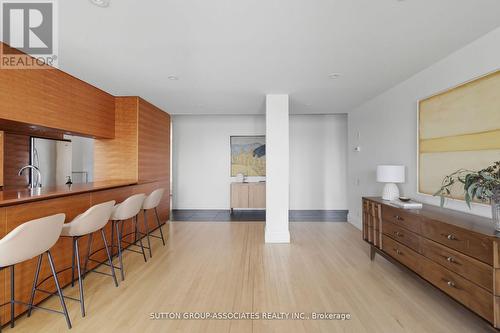 408 - 385 Brunswick Avenue, Toronto, ON - Indoor