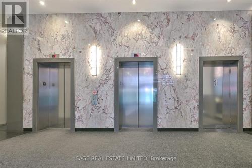 Elevators - 413 - 555 Yonge Street, Toronto, ON - Indoor Photo Showing Other Room