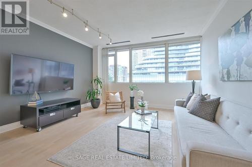Living - 413 - 555 Yonge Street, Toronto, ON - Indoor Photo Showing Living Room