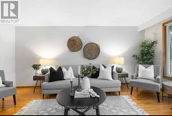 UPPER - 387 FAIRLAWN STREET  Oshawa, ON L1J 4R2