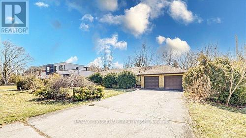 5 Balcarra Avenue, Toronto, ON - Outdoor