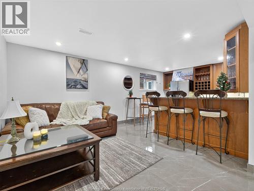 6860 Matchette Road, Lasalle, ON - Indoor