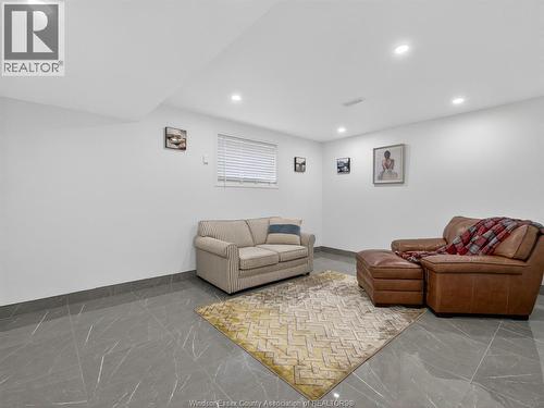 6860 Matchette Road, Lasalle, ON - Indoor