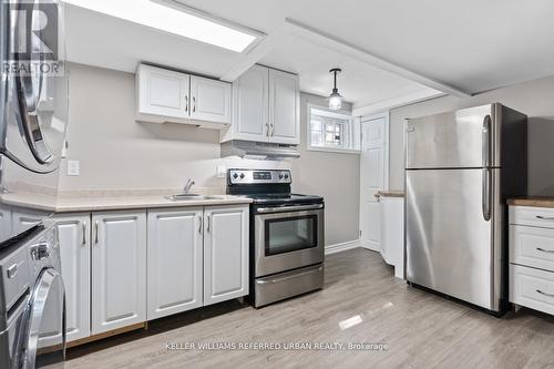 78 Sunshine Drive, Richmond Hill, ON - Indoor Photo Showing Kitchen With Stainless Steel Kitchen