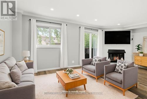 78 Sunshine Drive, Richmond Hill, ON - Indoor Photo Showing Living Room With Fireplace