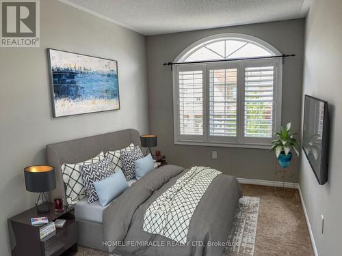 866 Francine Crescent, Mississauga, ON - Indoor Photo Showing Bedroom