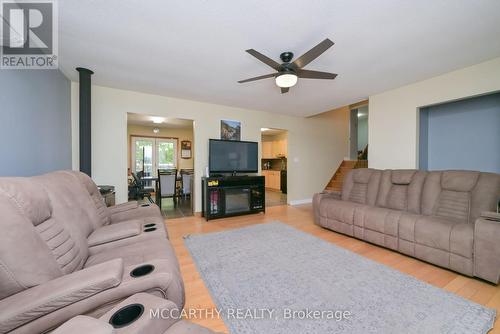 130 Franklyn Street, Shelburne, ON - Indoor Photo Showing Living Room