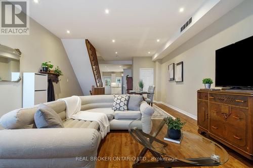 232 Wellington Street N, Hamilton, ON 