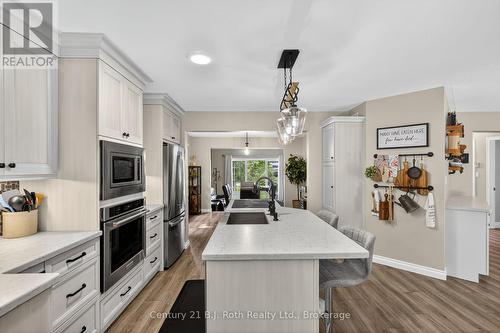 83 Wozniak Road, Penetanguishene, ON - Indoor Photo Showing Kitchen With Upgraded Kitchen