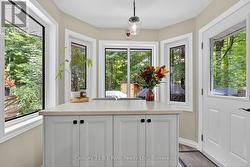 Kitchen Nook Floating Island - 