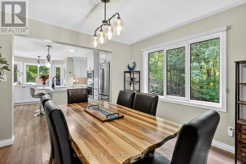 83 Wozniak Road, Penetanguishene, ON - Indoor Photo Showing Dining Room