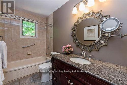 31 Lakeview Crescent, Tiny, ON - Indoor Photo Showing Bathroom