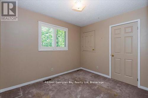 31 Lakeview Crescent, Tiny, ON - Indoor Photo Showing Other Room