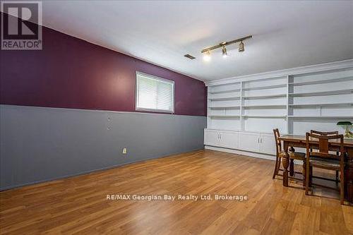 31 Lakeview Crescent, Tiny, ON - Indoor Photo Showing Garage