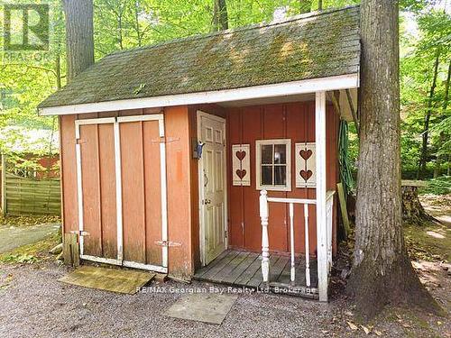 31 Lakeview Crescent, Tiny, ON - Outdoor