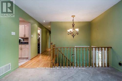 31 Lakeview Crescent, Tiny, ON - Indoor Photo Showing Other Room