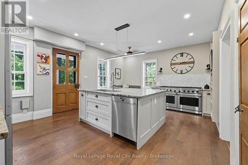 66 Old Mill Road, Cambridge, ON - Indoor Photo Showing Kitchen With Upgraded Kitchen